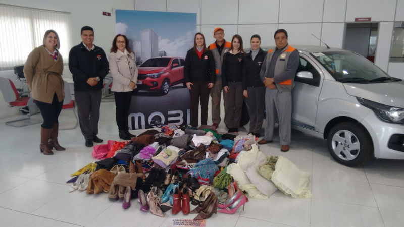 Felice Automóveis repassa donativos à Campanha do Agasalho